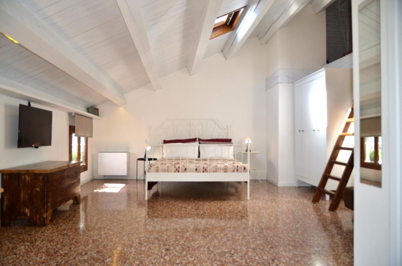 Olly Home Luxury Loft Noale Bagian luar foto