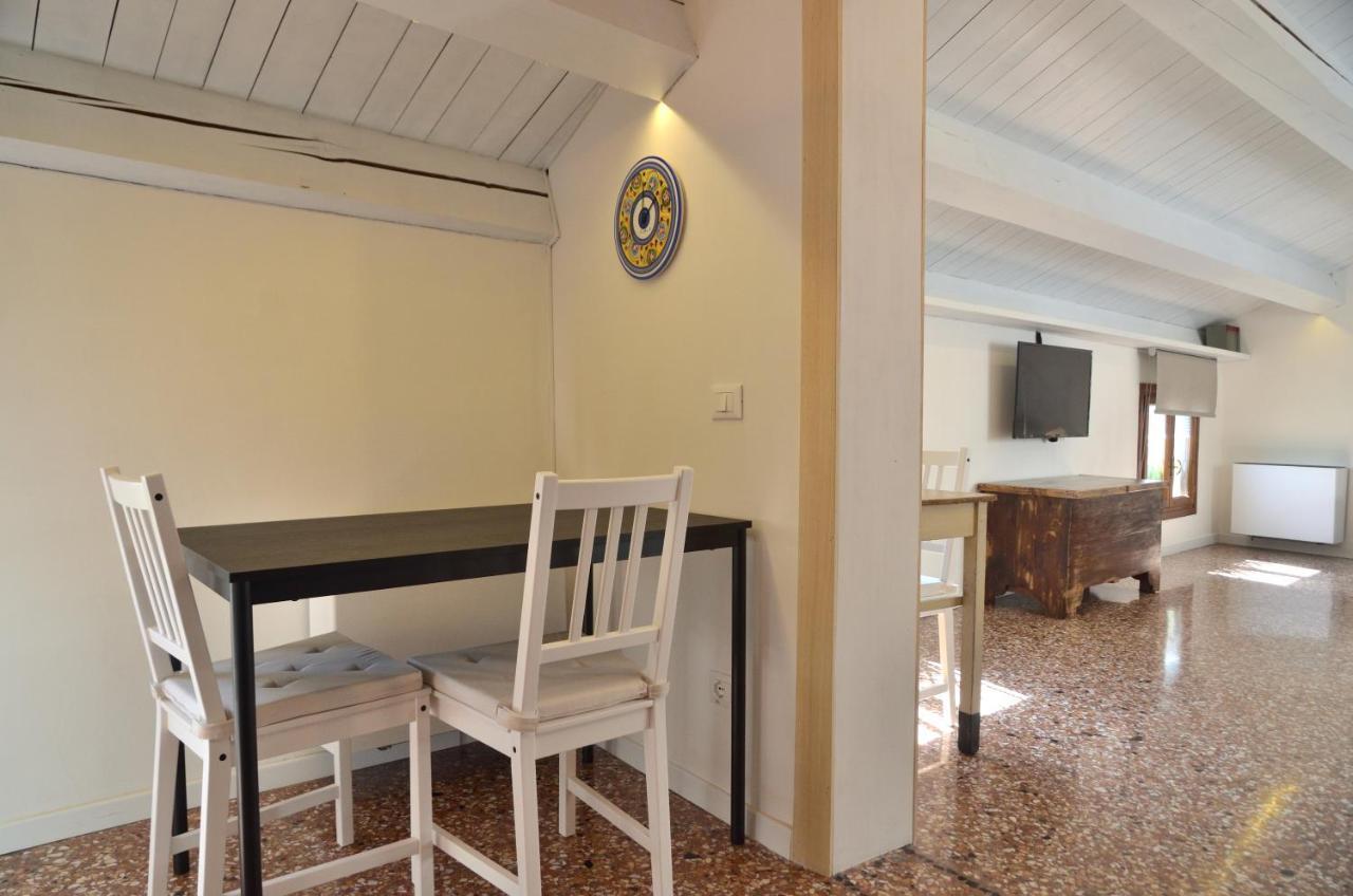 Olly Home Luxury Loft Noale Bagian luar foto