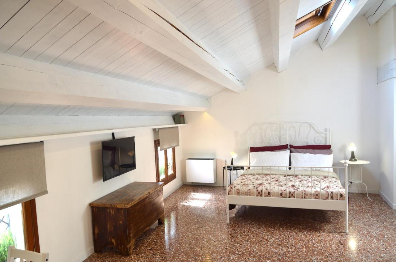 Olly Home Luxury Loft Noale Bagian luar foto